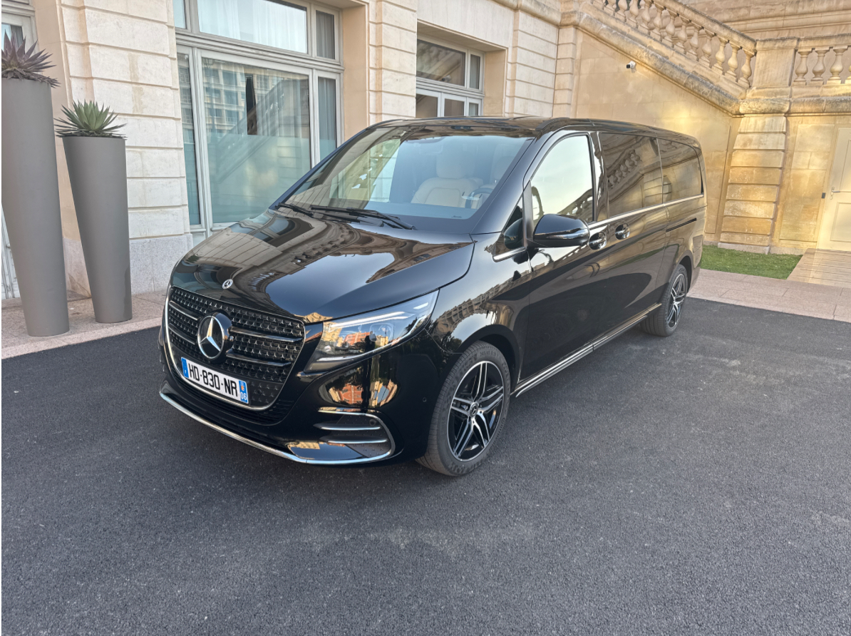 Mercedes Classe V avec chauffeur disponible à Marseille