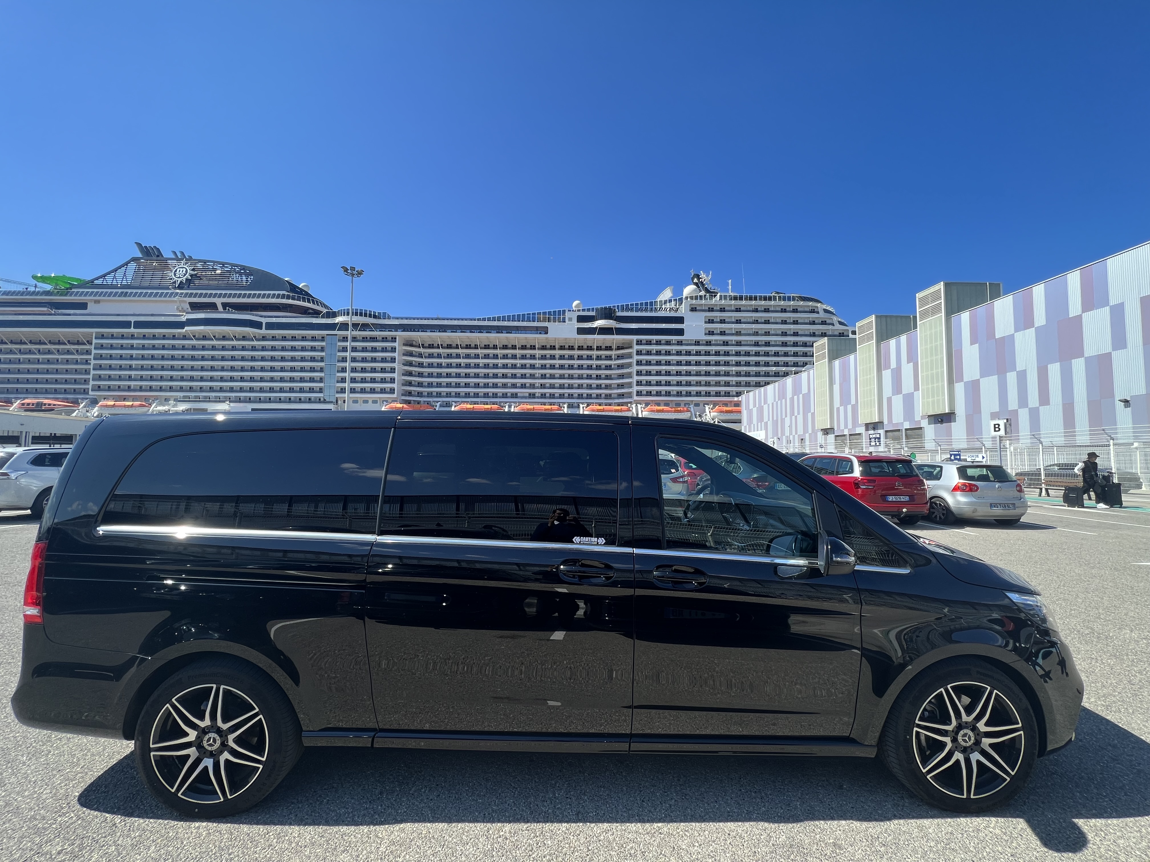 Mercedes Classe V avec chauffeur pour un transfert de croisière