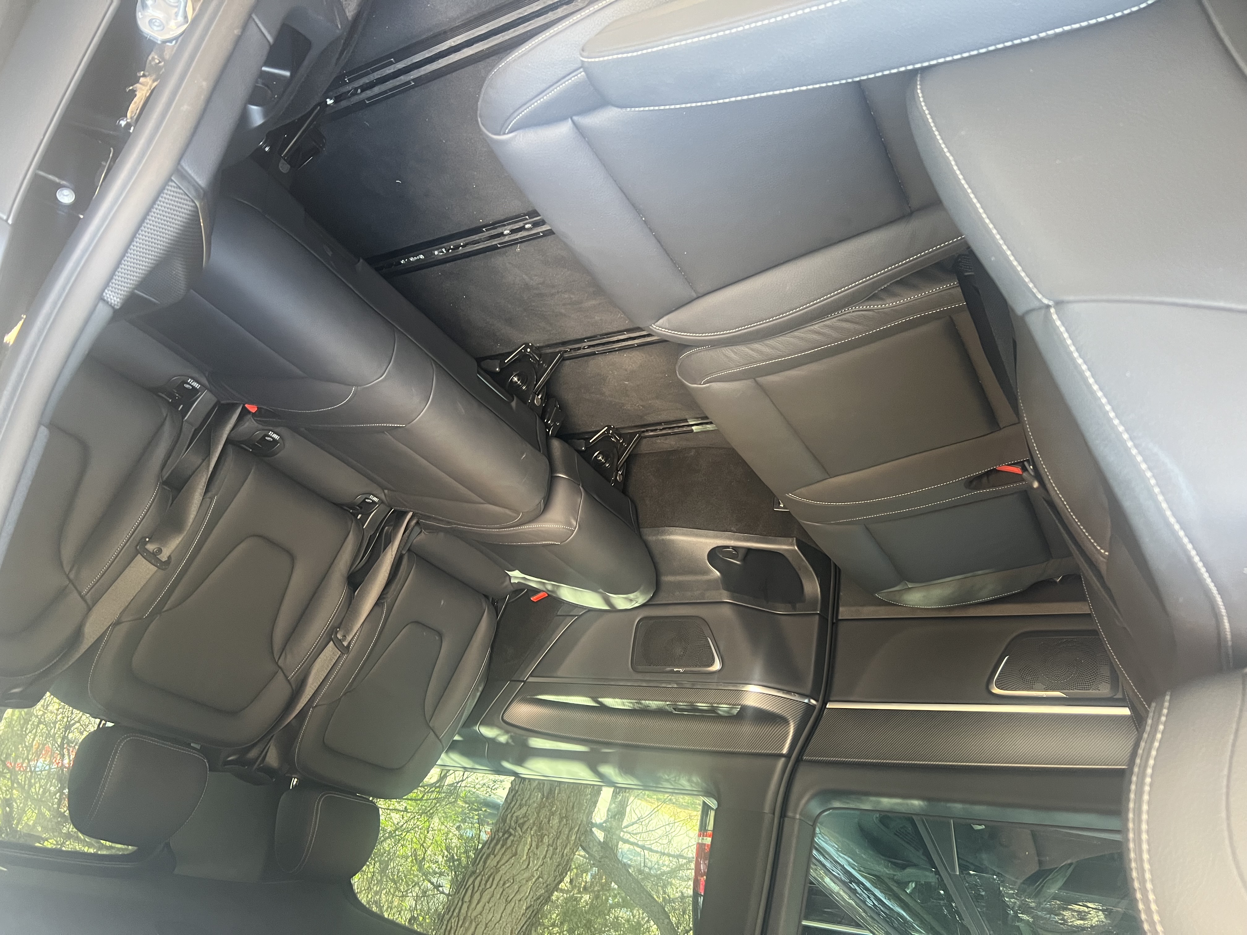 Habitacle premium d’un van Mercedes Black Pearl Transport Black Pearl Transport