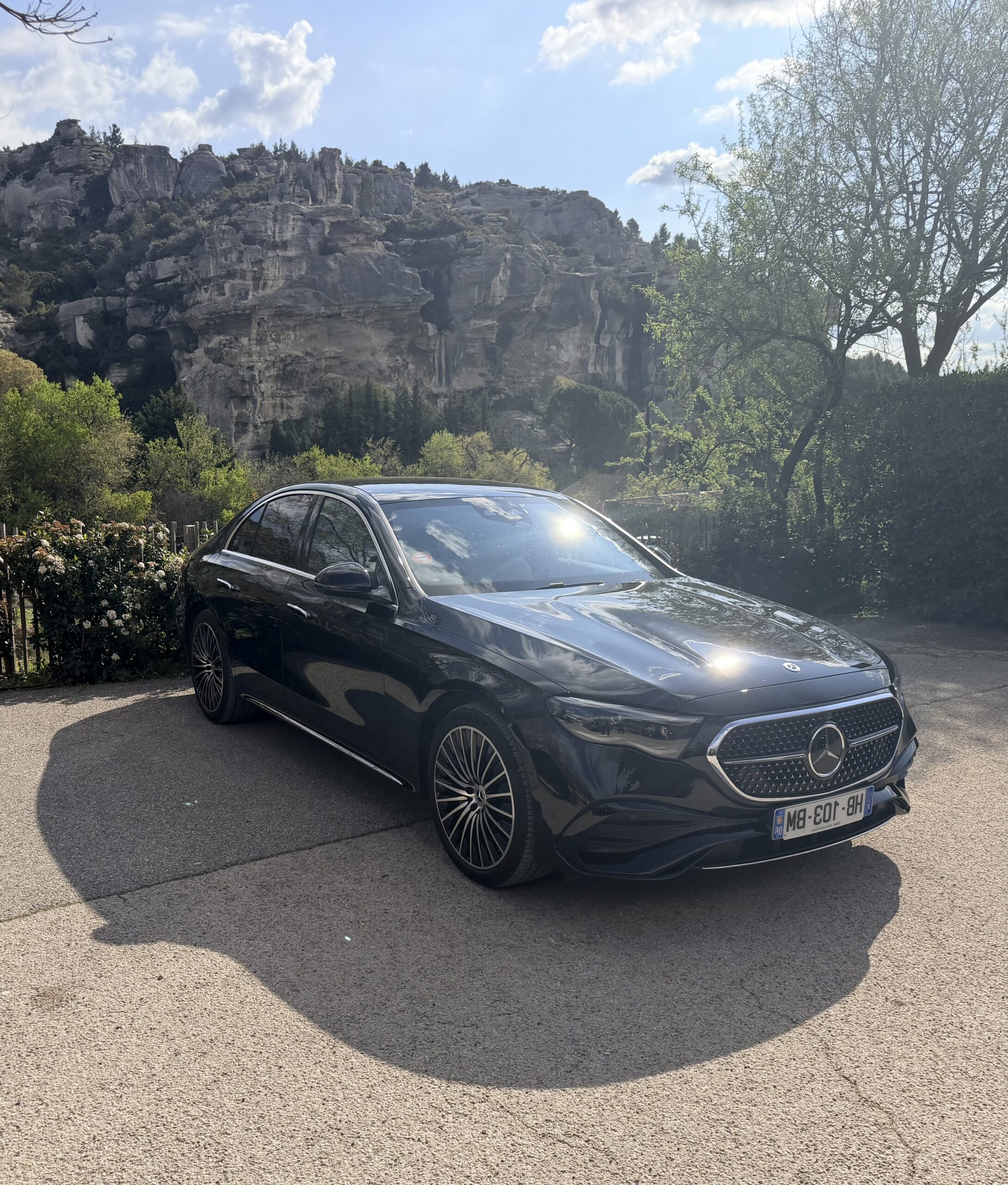 Mercedes Classe E noire avec chauffeur en Provence